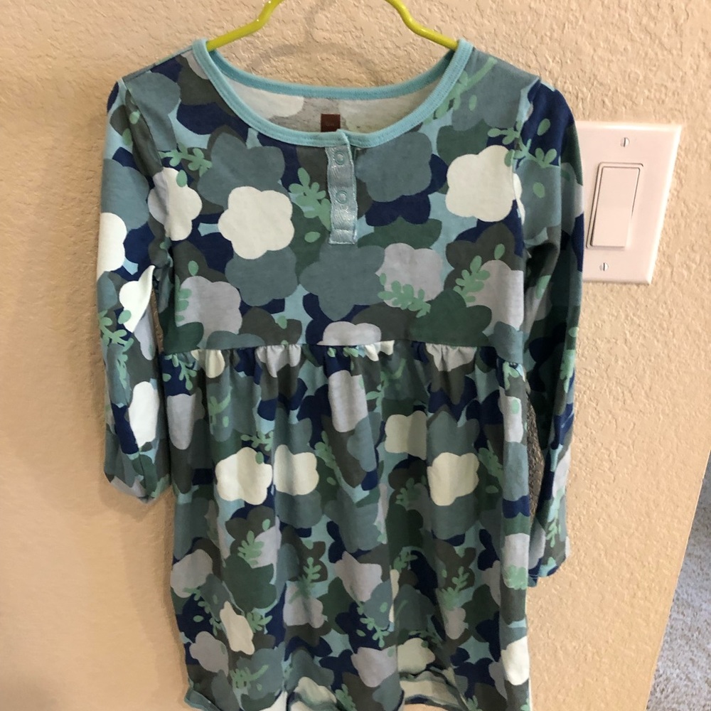Girls dress